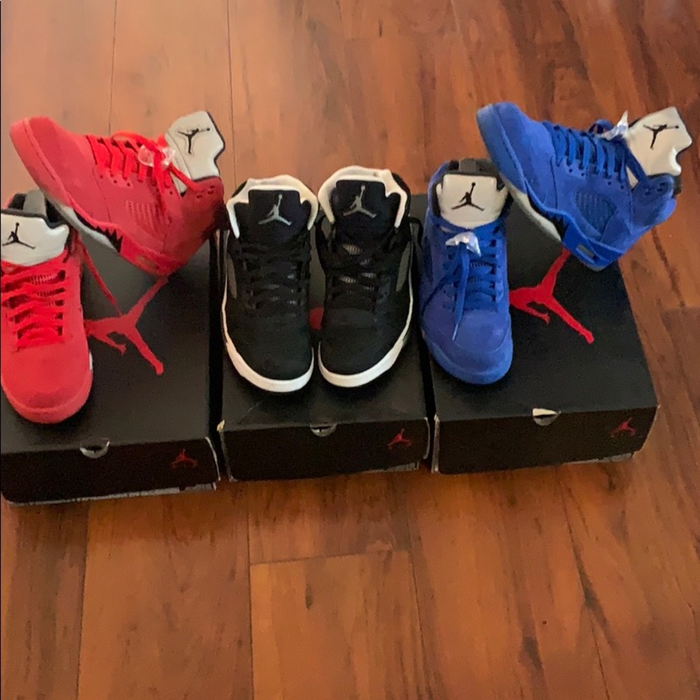 SNEAKERS